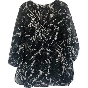 Apt. 9 Black and White Floral V-Neck Sheer Top